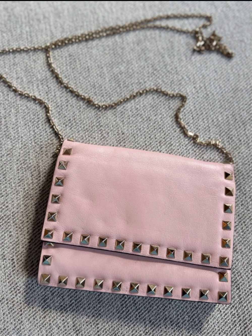 Valentino Garavani  authentic Pink Leather Studded Chain Crossbody